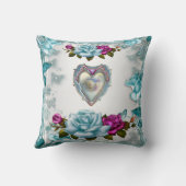 バレンタインバラホワイトブルーティール（緑がかった色）ピンクフローラ クッション (裏面)