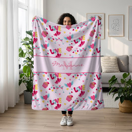 バレンタインピンクのラブレターのパターエレガントン名 フリースブランケット