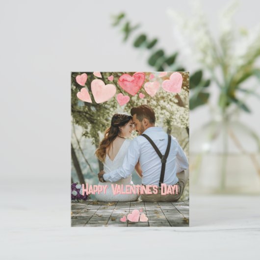 バレンタインピンクハートオーバーレイ自分の写真を追加 シーズンポストカード (スタンド正面)