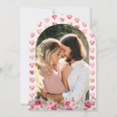 バレンタインピンク赤いハートスウィートアートブライダルシャワー 招待状 (裏面)