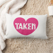 バレンタインTAKEN word on Pinkハート ランバークッション (ブランケット)
