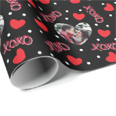 バレンタカスタムイン写真愛ハートxoxo on black ラッピングペーパー (ロールコーナー)