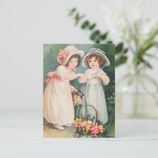 バレンタビクトリアンンと花を持つ子ども シーズンポストカード (スタンド正面)