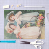 バレンタビクトリアンンと花を持つ子ども 薄葉紙 (クラフト)