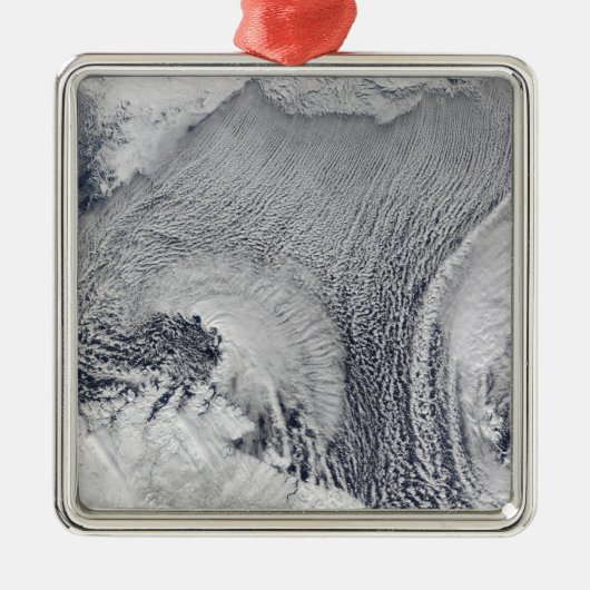 バレンツ海の上の珍しい雲の形成 メタルオーナメント (正面)