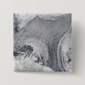 バレンツ海の上の珍しい雲の形成 缶バッジ (正面)