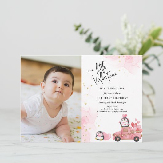 バレンティナの最初の誕生日の写真の招待 招待状 (スタンド正面)