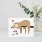 バレンティネスの日のために可愛くて怠け者のスロッスベアデザイン ポストカード (スタンド正面)