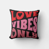 バレンティンラブビベスタイポグラフィレッドピンクブラック クッション (正面)