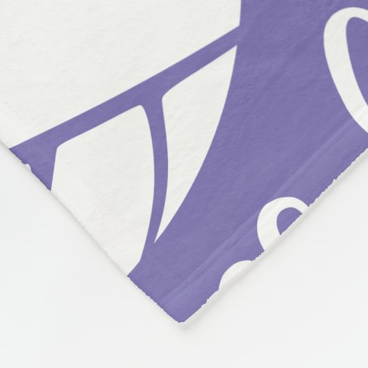 バレーボールのコートは私の幸せな場所のタイポグラフィ フリースブランケット (角)