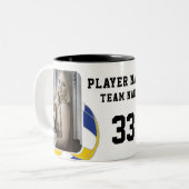 バレーボールのプレイヤー名番号チーム2の写真 ツートーンマグカップ (正面左)