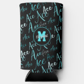 バレーボールテニスターコイズエース文字パターンブラック スリム缶クーラー (正面)