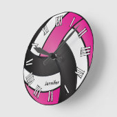 バレーボール |ホットピンク、白黒スタイル ラウンド壁時計 (傾斜)