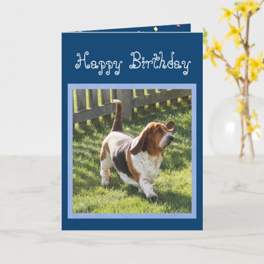 バロおもしろいン付き可愛い誕生日カードにバセットハウンド カード (黄色い花)