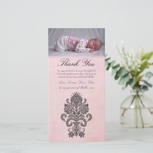 バロック式のピンクはノートの女の赤ちゃんの写真カード感謝していしています サンキューカード (スタンド正面)