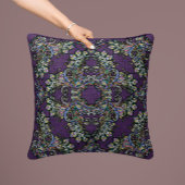 バロック様式の豪華な枕イン深いプラム クッション