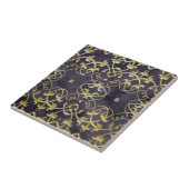 バロック様式の金ゴールドが紫色の大理石の上に輝くオーナメント タイル (側面)