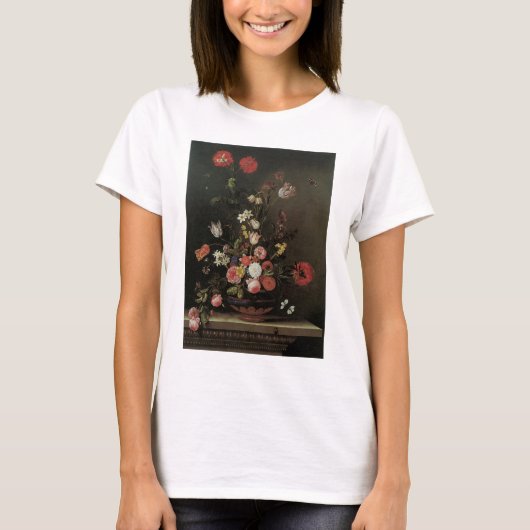 バロック調の花瓶に活けたヴィンテージの花々 Tシャツ (正面)