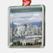 バンクーバーからのメリークリスマス メタルオーナメント (左)