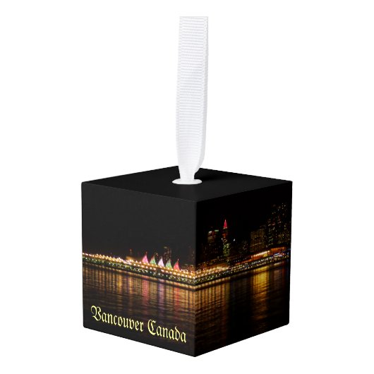 バンクーバーのクリスマスのオーナメントのパーソナライズな記念品 キューブオーナメント (正面アングル)