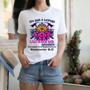 バンクーバーの消防士は献身を称える Tシャツ