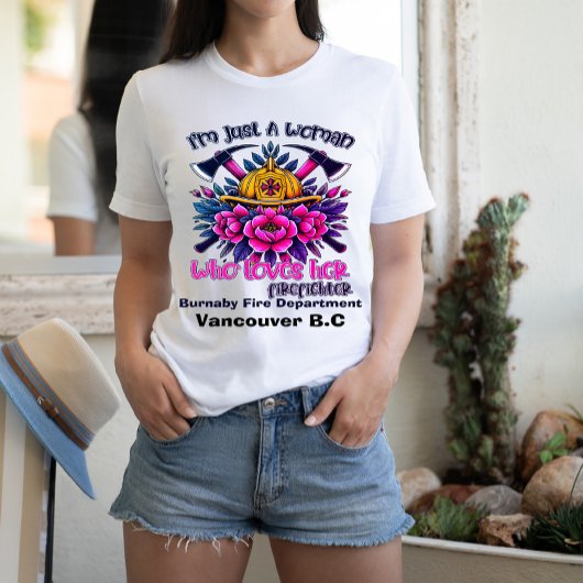 バンクーバーの消防士は献身を称える Tシャツ