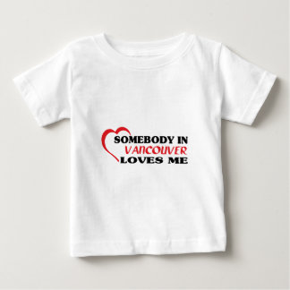 バンクーバーの誰かは私を愛します ベビーTシャツ