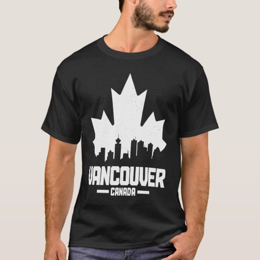 バンクーバーBCカナダメープルリーフカナダ国旗Skyli Tシャツ (正面)