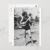 バンジョーの20年代を遊ぶ女の子の水着の美しい ポストカード (正面/裏面)