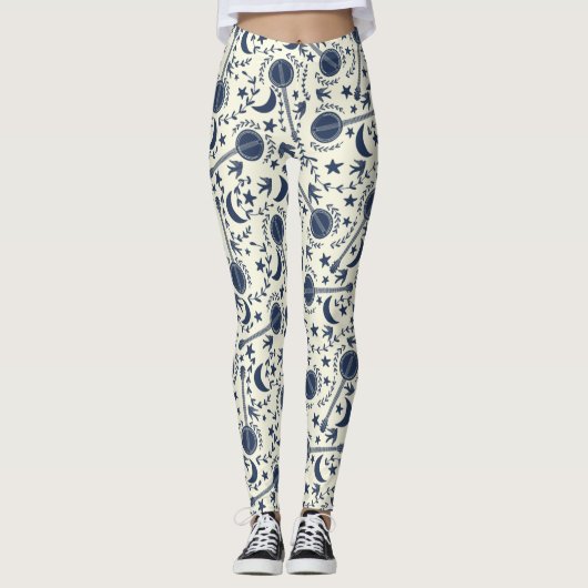 バンジョー選手のためのブルーとクリームフォークアートパターン レギンス (正面)