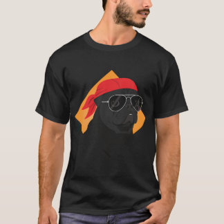 バンダナとサングラス姿のボールドブラックパグ Tシャツ
