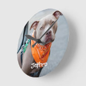 バンダナを持つ犬 ラウンド壁時計 (傾斜)