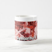 バンドは"襲います" コーヒーマグカップ (中央)