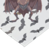 バンパイアこうもりの群れのハロウィーンパターン テーブルクロス (アングル)
