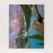 バンフ国立公園のモレーヌ湖での日の出 ジグソーパズル (縦)