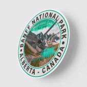 バンフ国立公園モレーヌレイクアルバータカナダ ラウンド壁時計 (傾斜)