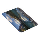 バンフ国立公園、日の出のルイーズ湖。 マグネット (右側)