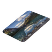 バンフ国立公園、日の出のルイーズ湖。 マグネット (左側)