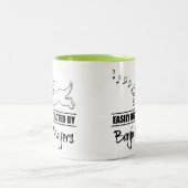 バンホランニングー選手に気さくされるの犬 ツートーンマグカップ (中央)