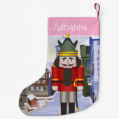 バヴァリアンドイツピンクのナツクラッカーパーソナライズされた スモールクリスマスストッキング (裏面)