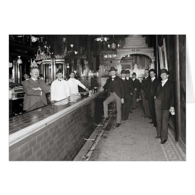 バーで飲酒する紳士たち 1910年 (正面横)