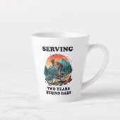 バーの2年遅れを取る自転車ライダー カフェラテマグ (右)