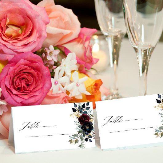 バーガンエレガントディフローラ開花と緑結婚の プレイスカード