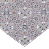 バーガンディおよび灰色のエレガントなパターン ショートテーブルランナー (コーナー)