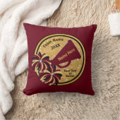 バーガンディおよび金ゴールドのパーソナライズな応援のギフト クッション (ブランケット)