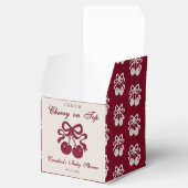 バーガンディさくらんぼオントップベビーシャワー フェイバーボックス (オープン)