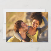 バーガンディとゴールドのシグネチャースクリプト写真ウェディング 招待状 (裏面)