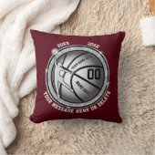 バーガンディとシルバーパーソナライズされたのバスケットボール贈り物 クッション (ブランケット)