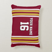 バーガンディと金ゴールドホワストライプイトのチームジャージー アクセントクッション (裏面(縦))