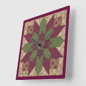 バーガンディのキルトにされた緑の星 スクエア壁時計 (傾斜)